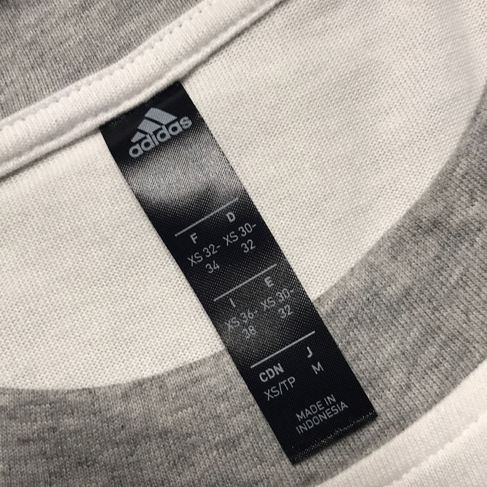 🐠Adidas Woman’s Baseball Three Stripe Baseball Tee Size XS | NWT! - Picture 2 of 4